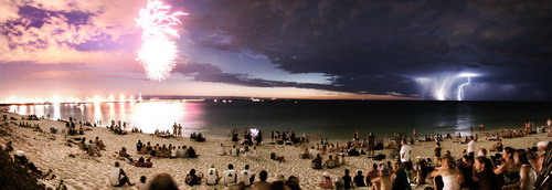 APOD image with comet mcnaught